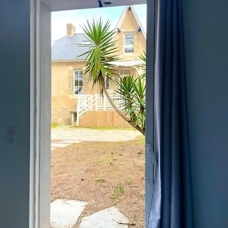 Ker Elie-yves A Villa *